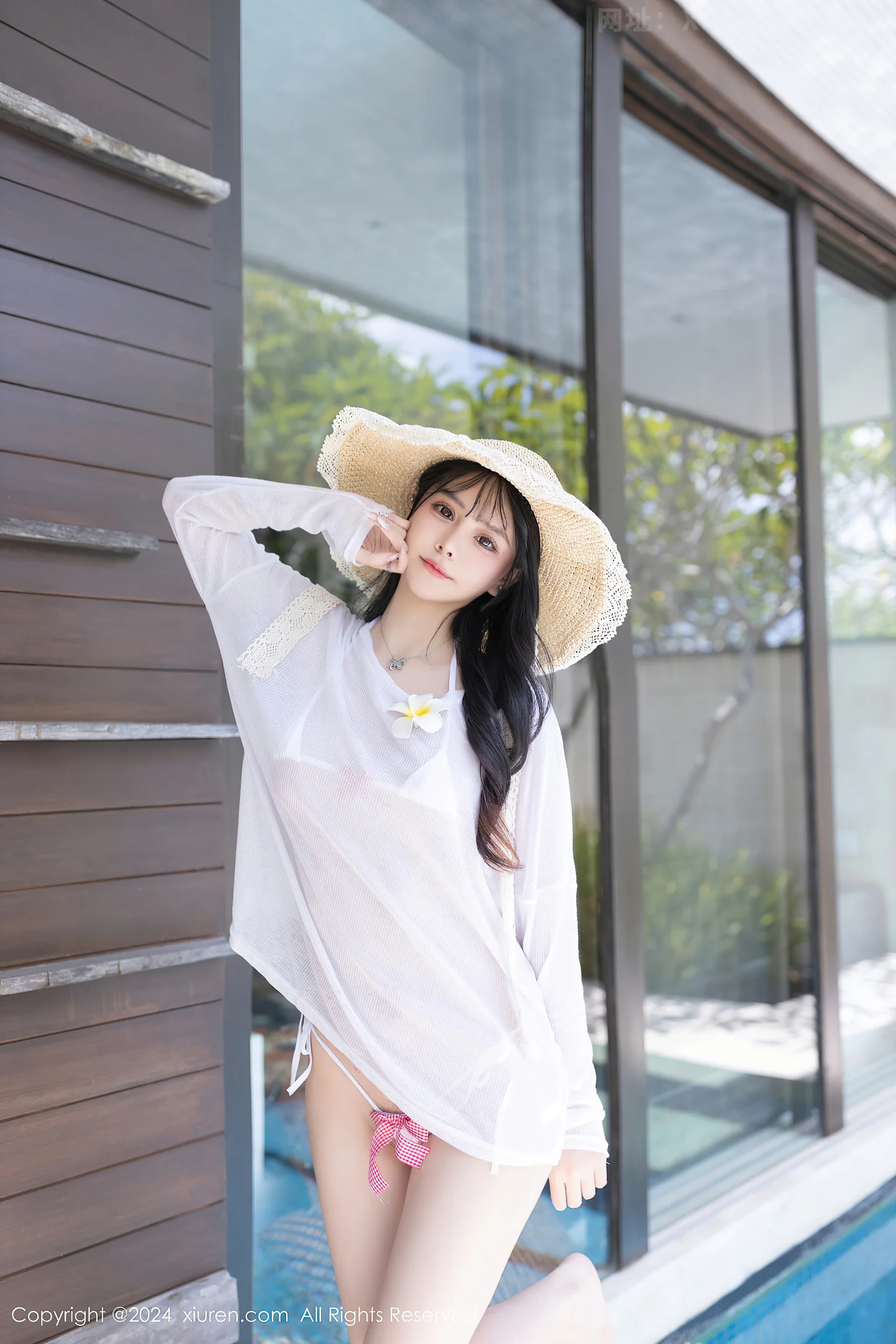 图片[2]-[XiuRen秀人网]VOL.8203 模特幼幼户外脱性感白T露白色三点式泳衣秀完美身材极致诱惑写真80P-秀人网官方网站